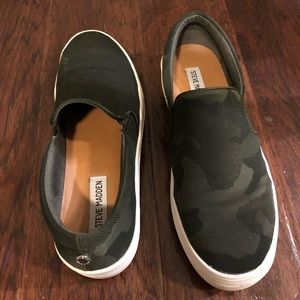 Steve Madden Camo sneakers
